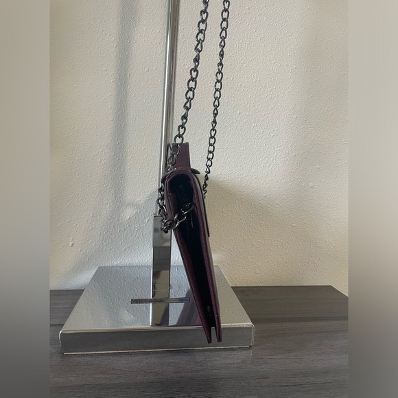 👛 Circus by Sam Edelman Burgundy Wine Red Chain Strap Crossbody/Tote Bag NWOT - Picture 3 of 8